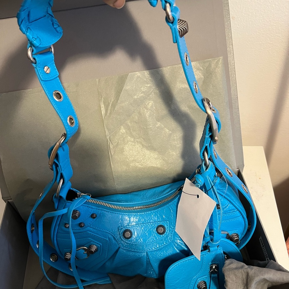 Balenciaga le cagole xs bag